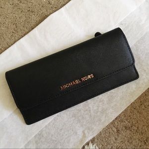 NWT Michael Kors Flat Jet Set Travel Wallet